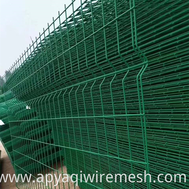 YQ Curvy Welded Wire Mesh Fence /3D Welded Fence Panel Factory Price